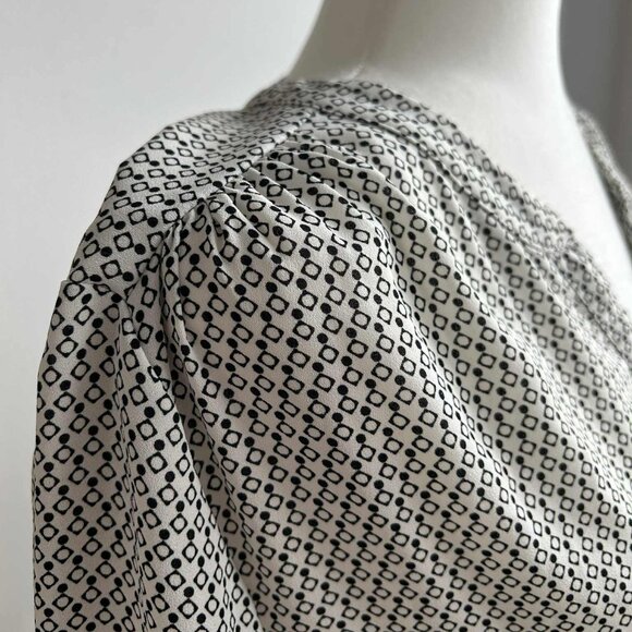 NYDJ Ivory & Black Recycled-Poly Geometric Pintuck Blouse Oversized Fit – US L - Picture 8 of 12